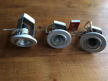 3 witte strakke inbouwspotjes wendbaar in gewenste richting beschikbaar voor biedingen