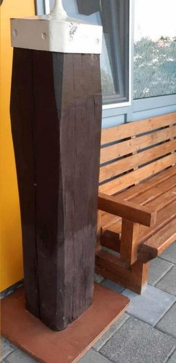 Een zware aanleg visserspaal met beeld zeebenen. 50,-
 beschikbaar voor biedingen