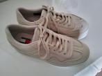 Sneakers tommy hilfiger NIEUW, Beige, Nieuw, Ophalen of Verzenden, Sneakers of Gympen