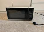 Sharp Magnetron 700W - Zo goed als nieuw!, Ophalen of Verzenden, Draaiplateau, Vrijstaand, Magnetron