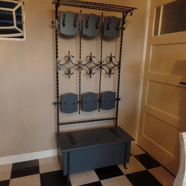staande smeedijzeren kapstok, Huis en Inrichting, Woonaccessoires | Kapstokken, Gebruikt, Staande kapstok, 150 tot 200 cm, Overige materialen