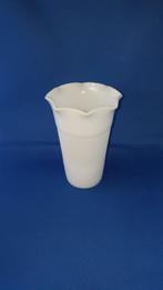 Vintage vaas van wit melkglas, Hazel Atlas, 17cm. 2A19, Huis en Inrichting, Woonaccessoires | Vazen, Minder dan 50 cm, Glas, Gebruikt