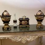 Sèvres Style grote set porselein met brons vazen en box, Ophalen