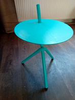 Turquoise bijzettafel met uniek design, Huis en Inrichting, Tafels | Bijzettafels, Ophalen, Minder dan 45 cm, Minder dan 55 cm
