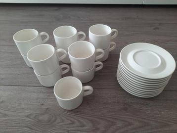 Arabia Finland Moreeni kop en schotels (11 stuks) beschikbaar voor biedingen