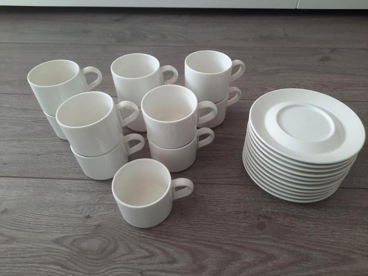 Arabia Finland Moreeni kop en schotels (11 stuks), Antiek en Kunst, Antiek | Servies los, Ophalen of Verzenden