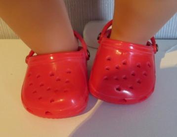 poppenkleertjes babypop born 43cm (crocs/cloggs) beschikbaar voor biedingen