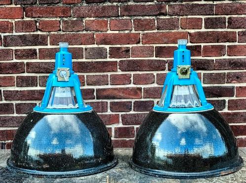 Vintage zwarte emaille industriële hanglampen Sovjet-Unie., Huis en Inrichting, Lampen | Hanglampen, Zo goed als nieuw, Minder dan 50 cm