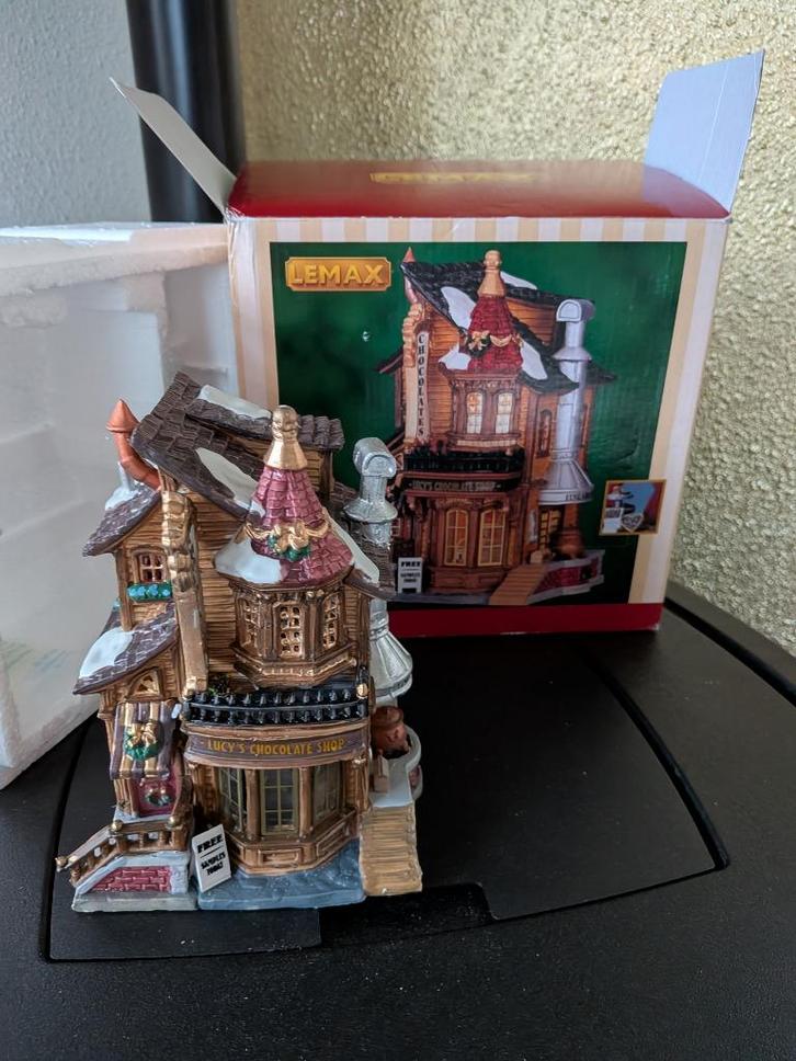 chocolate shop van Lemax met doos, Diversen, Kerst, Zo goed als nieuw, Ophalen of Verzenden