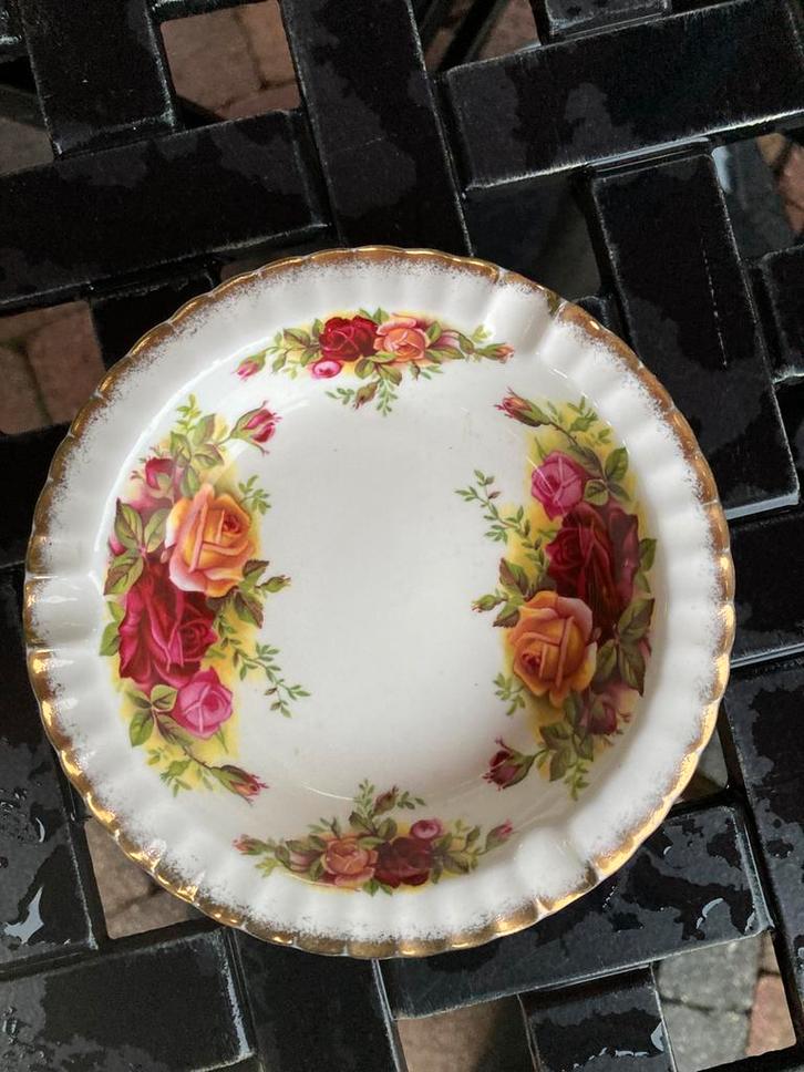 Royal Albert Old Roses asbak, Antiek en Kunst, Antiek | Porselein, Ophalen of Verzenden