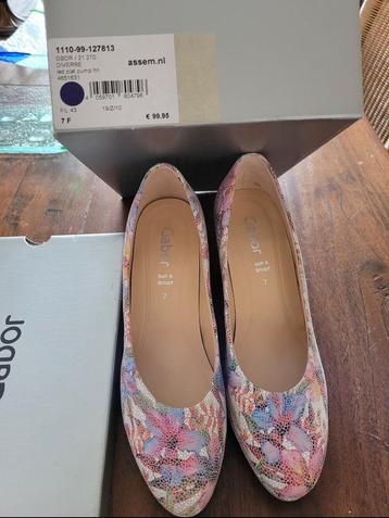 2 paar nieuwe schoenen voor de zomer! beschikbaar voor biedingen