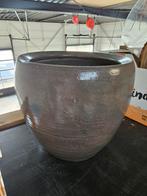 Taupe kleurige bloempot, Tuin en Terras, Bloempotten, Ophalen, Rond, Tuin, Zo goed als nieuw