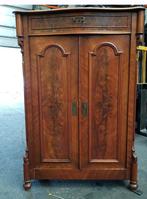 Mahonie kast, Ophalen