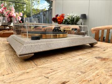 Mooie Dual Golden Stone Platenspeler beschikbaar voor biedingen