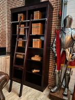 Engelse boekenkast met ladder / trap, Ophalen of Verzenden, Zo goed als nieuw, 25 tot 50 cm, 200 cm of meer