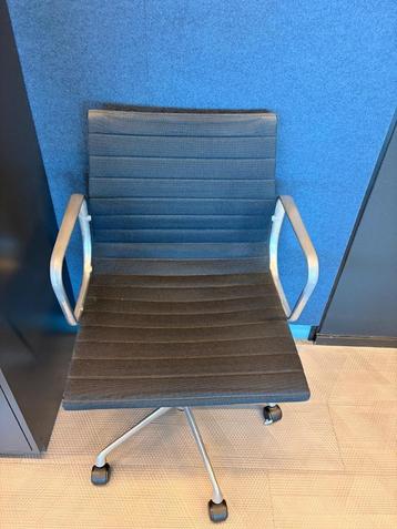 Stoelen Stoel Charles Eames Vitra Zwart beschikbaar voor biedingen