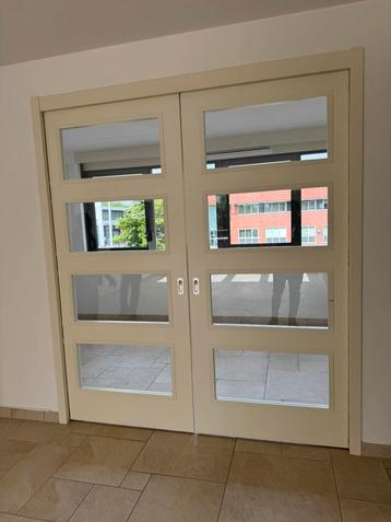 Te Koop ! Mooi schuifdeur beschikbaar voor biedingen