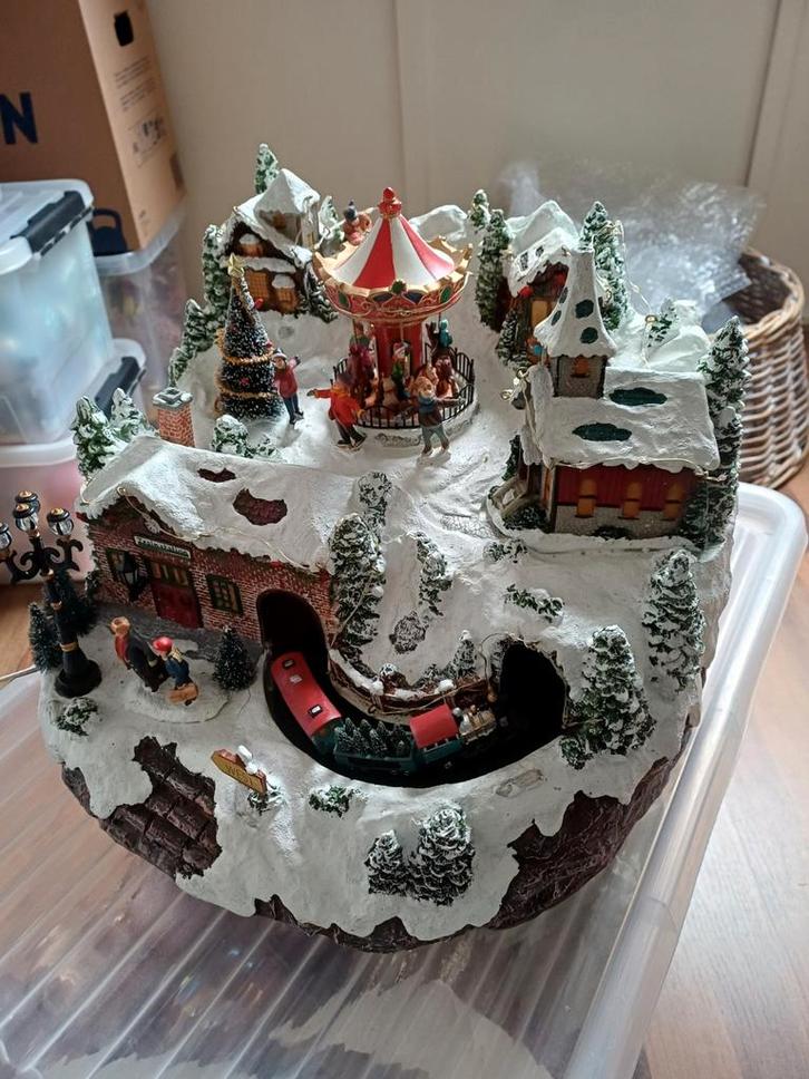 Kerstdorp intratuin met draaimolen ect., Diversen, Kerst, Nieuw, Ophalen of Verzenden