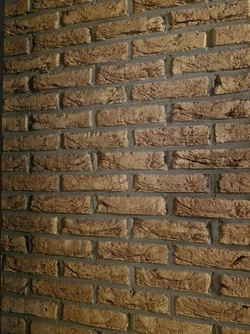 Partijtje van circa 100 oudhollandse  gele metselstenen beschikbaar voor biedingen