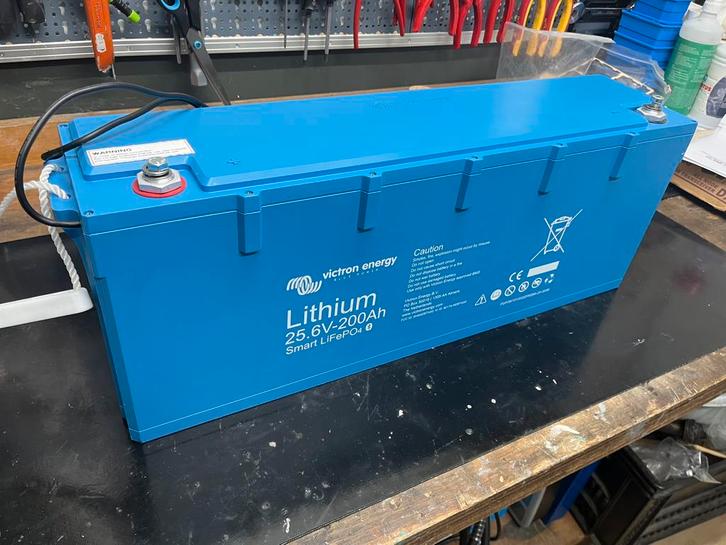 Victron 24V 200Ah Smart Lithium accu (5.1kWh), Auto-onderdelen, Accu's en Toebehoren, Universele onderdelen, Gebruikt, Ophalen