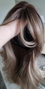 Pruik 22 inch goudblond/lichtbruin gemêleerd, Sieraden, Tassen en Uiterlijk, Uiterlijk | Haarverzorging, Ophalen of Verzenden