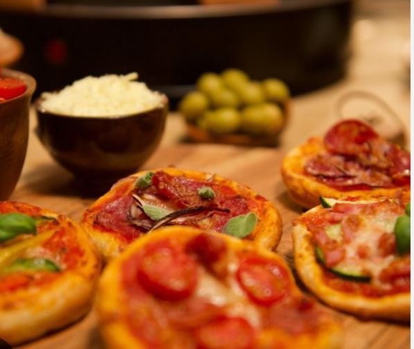 6 persoons Pizzarette te huur Berkel en Rodenrijs, Hobby en Vrije tijd, Feestartikelen | Verhuur, Nieuw, Abraham of Sarah, Ophalen of Verzenden