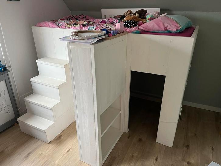 Steigerhouten Hoogslaper met Speelhuis, Kinderen en Baby's, Kinderkamer | Bedden, Gebruikt, 180 cm of meer, 85 tot 100 cm, Hoogslaper of Stapelbed