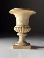 Marmeren vaasje jardinière, Ophalen