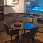 Ronde zwarte design eettafel / tafel hout, Huizen en Kamers