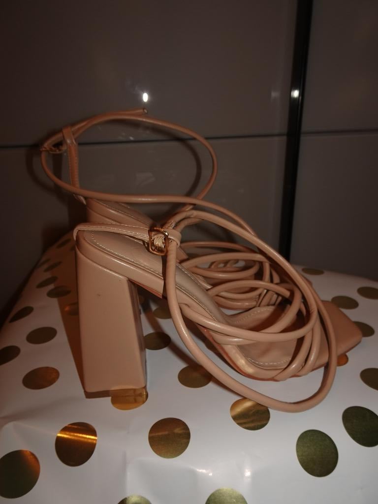 SHEIN Nude Hakken - Maat 38, Kleding | Dames, Schoenen, Ophalen of Verzenden, Zo goed als nieuw, Beige