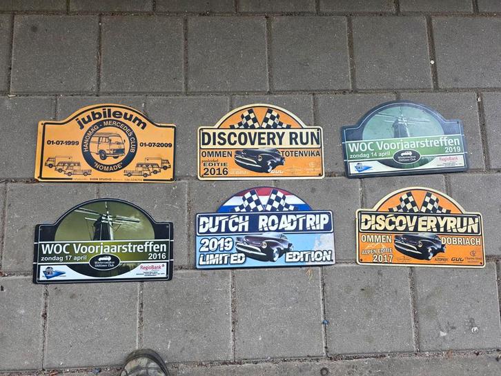 Leuke Man Cave Borden - Oldtimer Rally Emblemen, Auto diversen, Autostickers, Ophalen of Verzenden