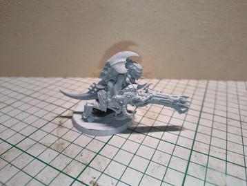 Warhammer 40K Tyranids Hive guard (resin) beschikbaar voor biedingen