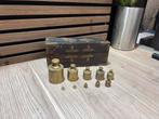Antieke indonesische handelsgewichtenset in kist circa 1920, Ophalen of Verzenden, Koper