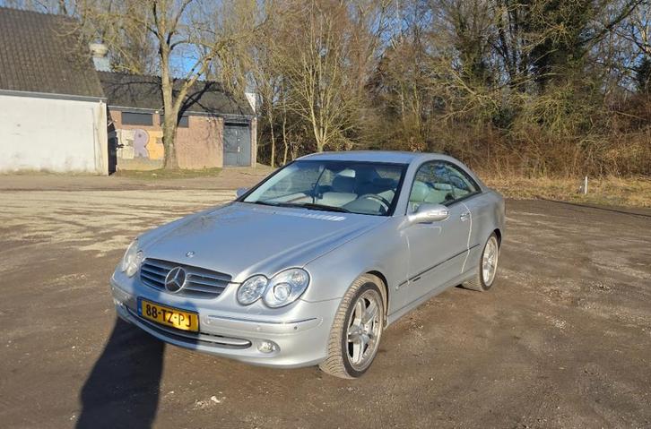 Mercedes-Benz CLK320 W209 2002 Grijs, Auto's, Mercedes-Benz, Particulier, CLK, ABS, Airbags, Airconditioning, Bluetooth, Boordcomputer