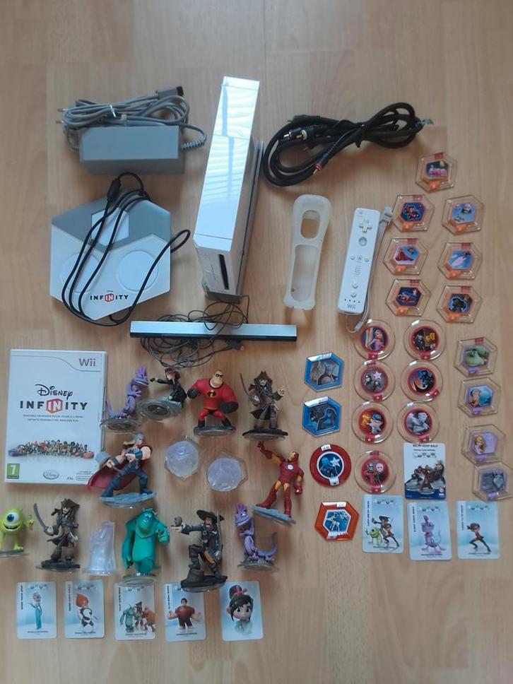 Veel Infinity figuurtjes En accessoires en wii spelcomputer, Spelcomputers en Games, Games | Nintendo Wii, Zo goed als nieuw, Avontuur en Actie