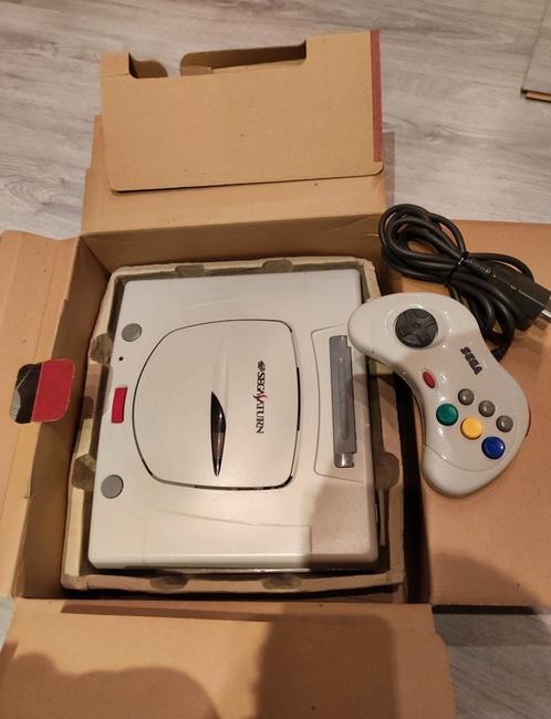 Sega Saturn. Japans maar regio vrij. Met games., Spelcomputers en Games, Spelcomputers | Sega, Gebruikt, Saturn of Dreamcast, Met 1 controller