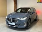 BMW 2-serie Active Tourer 218i Luxury - Panorama - Trekhaak, 136 pk, 1445 kg, Bedrijf, 3 cilinders