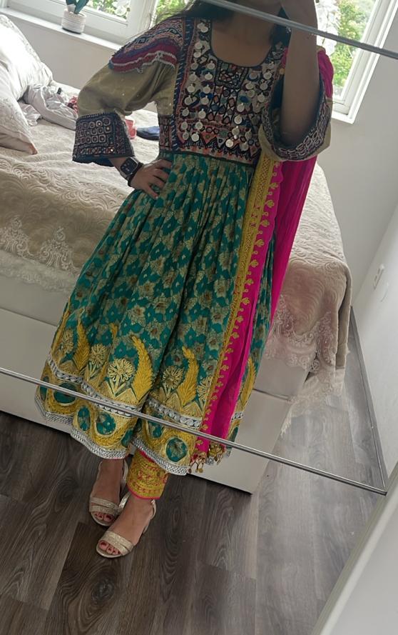 Afghaanse Jurk, kalay afghani, Kleding | Dames, Jurken, Zo goed als nieuw, Maat 42/44 (L), Groen, Knielengte, Ophalen of Verzenden