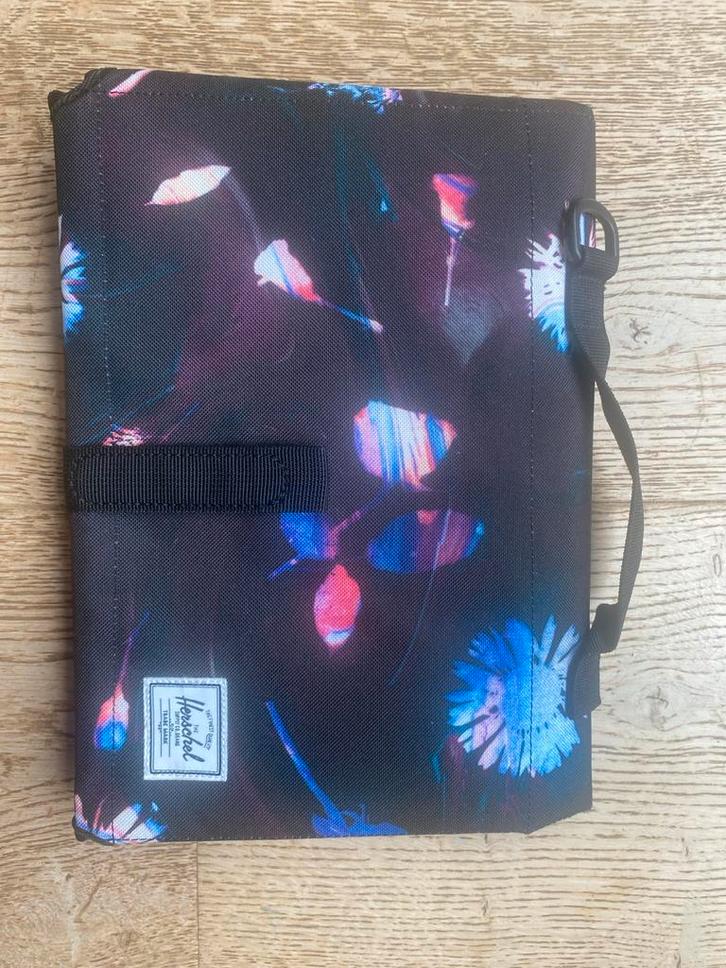 Herschel Aankleedkussen - Zo goed als nieuw!, Kinderen en Baby's, Badjes en Verzorging, Zo goed als nieuw, Aankleedkussen, Overige merken