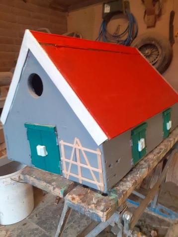 Mooie grote boerderij /stal voor de kleine vee boer beschikbaar voor biedingen