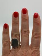 T587 Prachtige zilveren zegelring maat 19,5, Sieraden, Tassen en Uiterlijk, Ophalen of Verzenden, Zilver, Ring