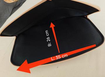  Laptop / Mooie crème Laptophoes,  beschikbaar voor biedingen