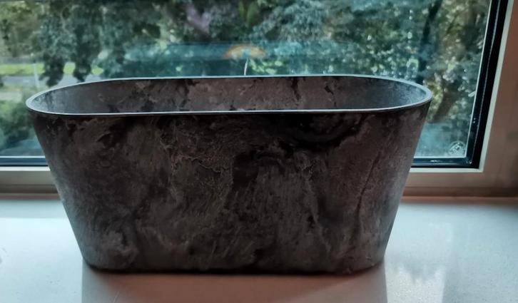 Grijze Bloempot - Artstone, Tuin en Terras, Bloembakken en Plantenbakken, Zo goed als nieuw, Kunststof, Binnen, Balkon, Tuin, Minder dan 30 cm