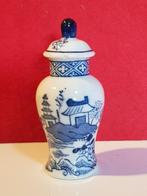 chinees blauw wit porselein miniatuur vaasje, Ophalen of Verzenden