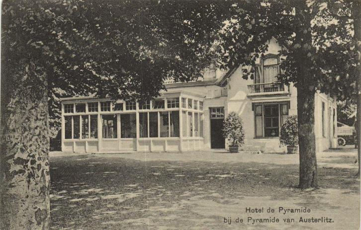 Hotel de Pyramide, bij de pyramide van Austerlitz - 1925 gel, Verzamelen, Ansichtkaarten | Nederland, Ongelopen, Noord-Brabant