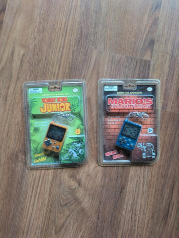 Mini Classics Donkey Kong Junior & Mario's Cement Factory beschikbaar voor biedingen