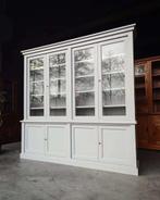 Hoge grijze winkelkast | Franse vitrinekast 233 breed #2499, Huis en Inrichting, Kasten | Buffetkasten, Niet ingevuld, Gebruikt