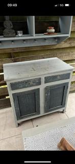 Brocante kastje, Ophalen
