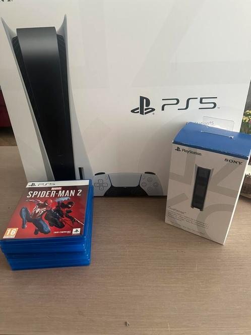 PS5 met Spellen en Oplaadstation, Spelcomputers en Games, Spelcomputers | Sony PlayStation 5, Zo goed als nieuw, Ophalen of Verzenden