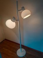 Witte Staande vintage Lamp met twee Spots, Huis en Inrichting, Lampen | Vloerlampen, Ophalen of Verzenden, Zo goed als nieuw, Glas